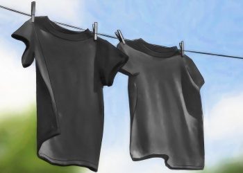 Kako spriječiti da crna odjeća brzo izblijedi: Ovo je trik s dva kuhinjska sastojka