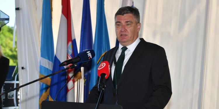 Milanović zbog rezolucije o Srebrenici napao Plenkovića: Sadržaj nije sporan, ali mi je to napravljeno iza leđa