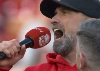 Ovo niko na Anfieldu nije očekivao: Klopp za vrijeme oproštaja uzeo mikrofon i otkrio ko će biti novi trener Liverpoola