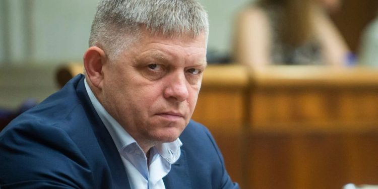 Robert Fico otpušten iz bolnice nakon što je na njega pokušan atentat