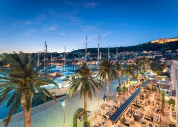 Sezona tek počela, a već počinju udari po džepu. Ovo je cijena kafe na hvarskoj rivi