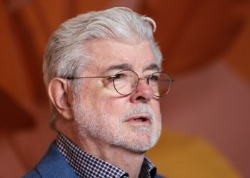 Slavni reditelj strahovao da će mu erotski triler iz 80-ih uništiti imidž. Tražio da njegovo ime ne bude u odjavnoj špici