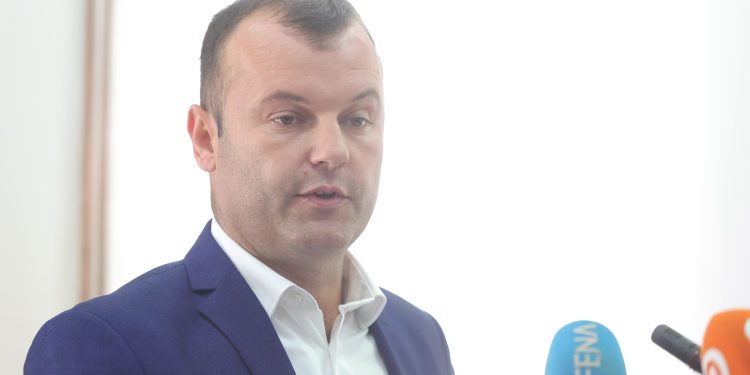 Sramotno obrazloženje Grujičića: Srebrenica je oskrnavljena rezolucijom, njeno ime je oblaćeno