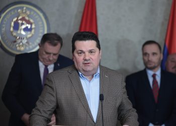 Stevandić se prvi javio da prkosi Amerikancima: Nama niko ne može određivati s kim ćemo i o čemu pričati