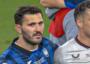 Svi su znali kome će Kolašinac prvo prići od igrača Leverkusena