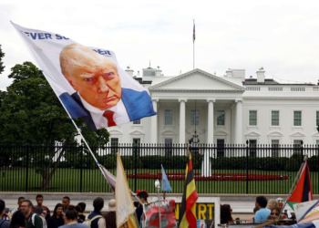 Trump izjavio da će se sigurno žaliti na “lažnu presudu” nakon historijskog suđenja