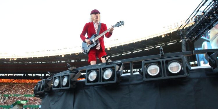 AC/DC zapalio crveno-bijelo-crvenu paklenu vatru u Beču