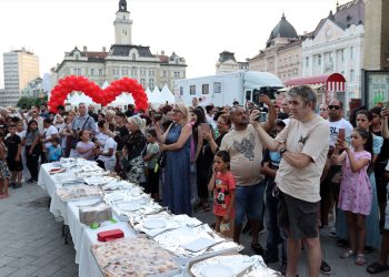 Bajramska sofra po 14. put u centru Novog Sada: Slika zajedništva i suživota poslata u svet