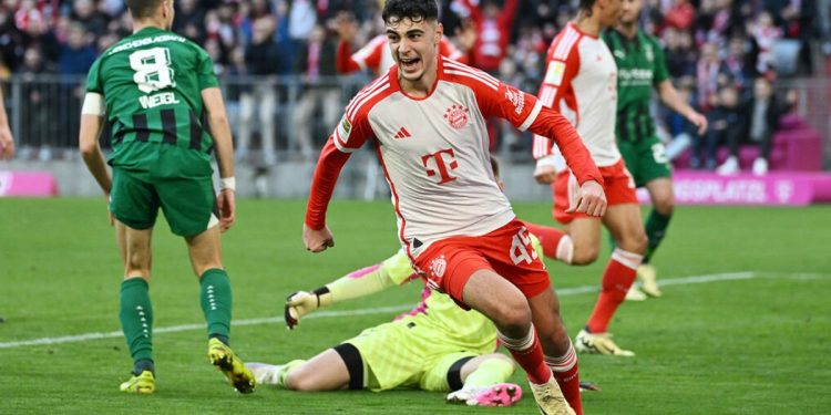 Bayernov Aleksandar Pavlović otkrio za koji klub navija na Balkanu: “Sad će cijela porodica da me mrzi…”