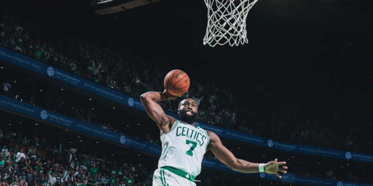 Boston deklasirao Dallas. Sjajni Dončić ostao bez pomoći saigrača