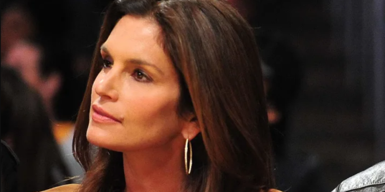 Cindy Crawford rekreirala stajling od prije 20 godina i raspametila sve: “Tvoja ljepota je neuništiva”