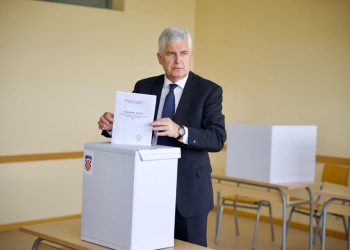 Čović u Orašju glasao na izborima za Evropski parlament