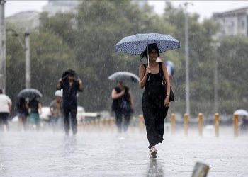 Danas pretežno oblačno s kišom i pljuskovima