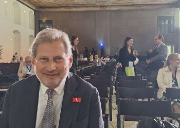 Hahn o proširenju EU: Evropa će ili izvoziti stabilnost ili će uvoziti nestabilnost