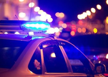 Haos u Tuzli: Muškarac divljao autom, napravio veliku štetu. Traga se za njim