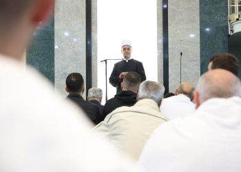 Kavazović ispratio prvu grupu hadžija: Kada molite Gospodara za oprost, budite spremni da i sami praštate drugima
