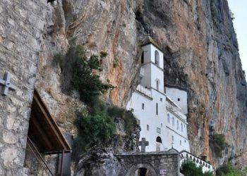 Krađa u crnogorskom manastiru Ostrog: Žena ukrala 500 eura i nakit vrijednosti 200 eura