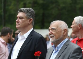 Mesić žestoko po Milanoviću: Šta će mu razgovori s Dodikom? Taj čovjek razara BiH