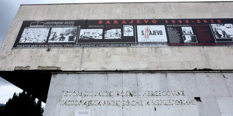 Mnogi obećavali, niko nije ispunio: Hoće li Historijski muzej BiH konačno dočekati obnovu fasade?