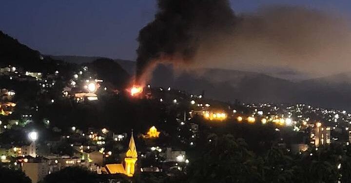 Na Širokači kuća u plamenu. Ekipe su na terenu
