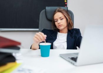 Naučnici imaju bizaran savjet za sve koji sjede na poslu: Konzumirajte više ovaj napitak