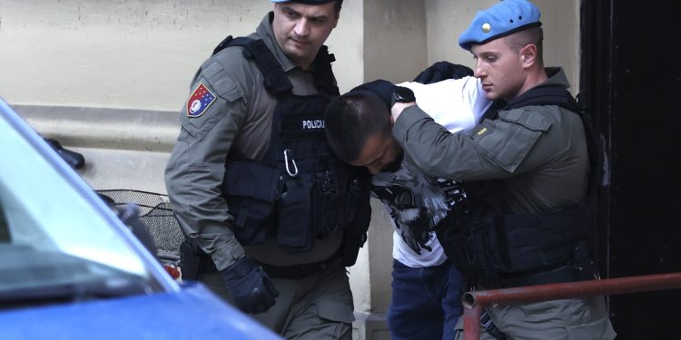 Održano ročište za određivanje pritvora Sarajkiću. Sudu rekao da je otac četvero maloljetne djece