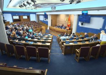 PES i Demokrate podržat će rezoluciju. Mandić: Vidovdane, moj očinji vide, ovo je osnova na kojoj će se zidati bolja Crna Gora’