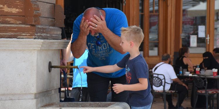 Pakao na Zemlji, ljekari upozoravaju: Vrućine opasne za rizične grupe, ali i za zdrave ljude