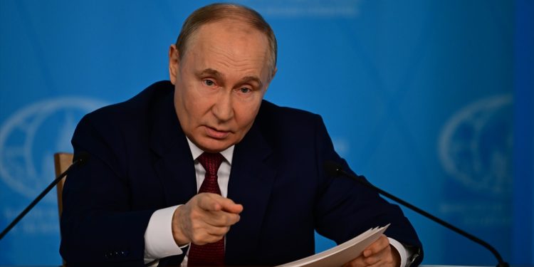 Putin: Rusija spremna za mirovne pregovore sa Ukrajinom u bilo kad i bilo gdje
