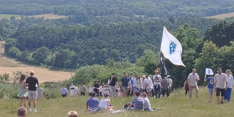 Velika Britanija: ‘Maršom mira’ počelo obilježavanje godišnjice genocida u Srebrenici