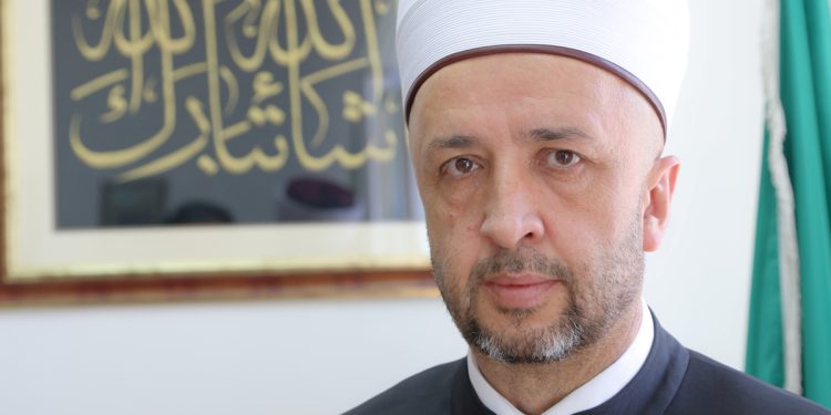 Vojni muftija Hadžić: Oružane snage trebaju biti primjer kako se stvari mogu pomjerati naprijed. Komentirao i slučaj zabrane hidžaba