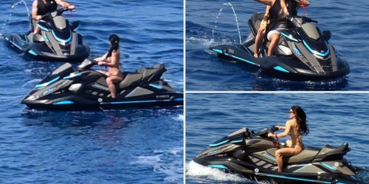 Zabava na Mediteranu: Jeff Bezos i Lauren ganjali se jet skijem s Kim Kardashian