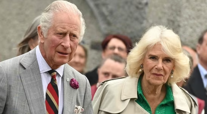 Britanski kralj Charles i kraljica Camilla nakratko evakuisani. Pokazalo se da je ipak riječ o lažnoj uzbuni