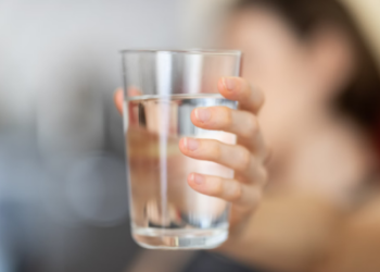 Da li ste dehidrirali? Uštinite se za prst i ako vam ovo dogodi, odmah popijte čašu vode