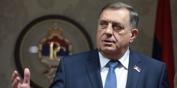 Dodik kaže da će protjerati američkog službenika: Obilazi banke i firme i prijeti. Upozorit ćemo ga, a ako nastavi…