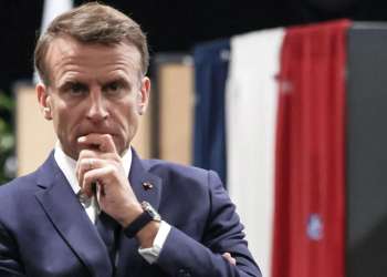 Francuska tone u haos, Macron je izgubio kompas, a poseban problem je Olimpijada koja uskoro počinje
