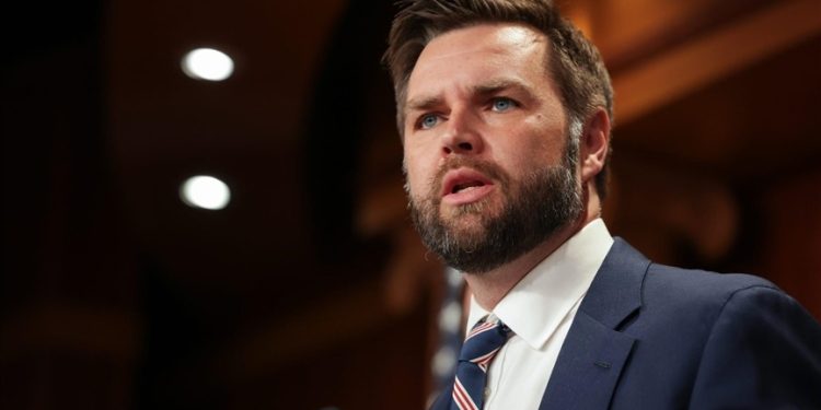 J. D. Vance: Biden je najgori predsjednik, a Kamala laže