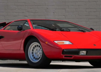 Na prodaju Lamborghini koji je još 1977. kupio Rod Stewart