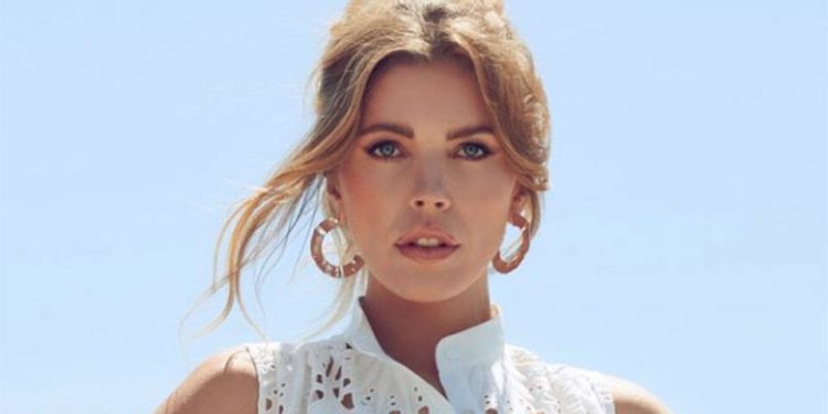 Ne sjaje samo kristali: Victoria Swarovski pozirala polugola