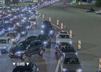 Nevjerovatni prizori: Kolona na granici Hrvatske i Srbije duga 11 kilometara, čeka se i na prijelazima sa BiH