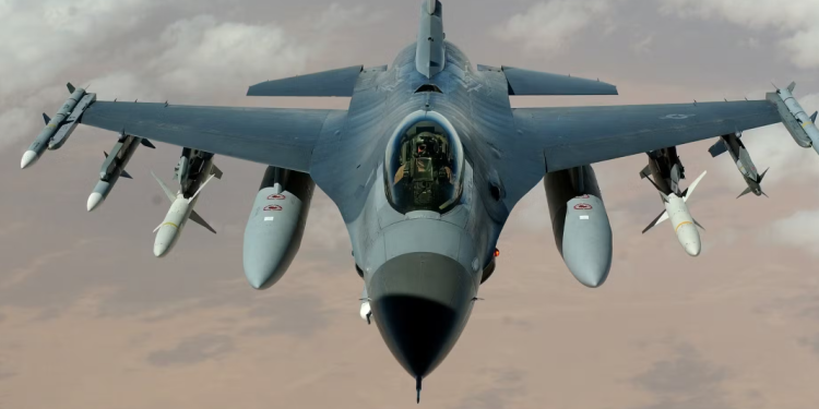 Norveška će Ukrajini donirati šest borbenih aviona F-16