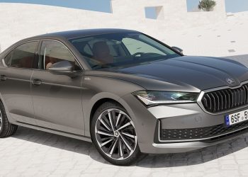 Nova generacija Škode Superb pruža dojam premiuma, a bez dopunjavanja prelazi više od 1100 km