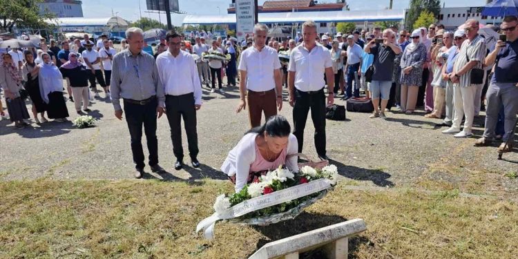 Obilježena 32. godišnjica od zločina u logoru Keraterm: Sjećanja logoraša i njihovih porodica i dalje su teška i bolna
