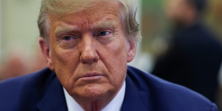 Oglasio se Trump povodom ostavke šefice Tajne službe: Biden/Harris administracija me nije zaštitila na ispravan način