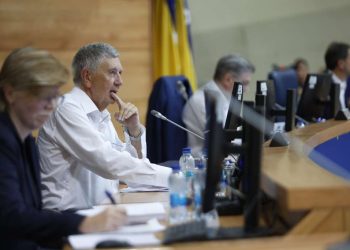 Opozicija iz RS spasila Nešića od smjene