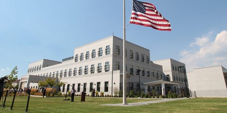 Oštra kritika američke ambasade: Odluka SDA je neodgovorna