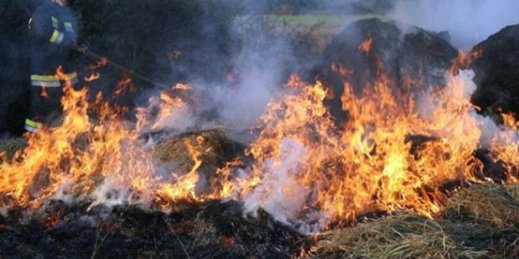 Požar u Gacku još nije ugašen: Situacija jutros dosta mirnija, helikopter u pripravnosti