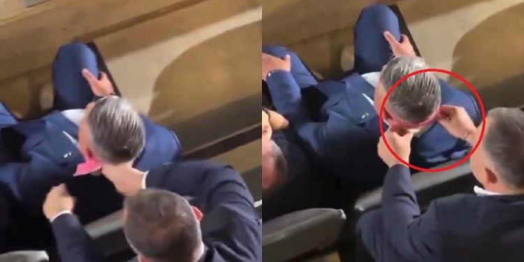 Predsjednik Saveza unajmio asistenta da mu briše znoj tokom meča