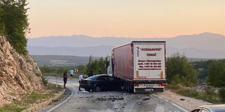 U saobraćajnoj nesreći kod Posušja poginula 24-godišnja osoba