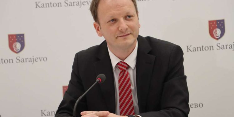 Bošnjak o problemu nestanka plina: Stanovništvo i privreda KS koji koriste prirodni gas ne smiju biti meta za potkusurivanje